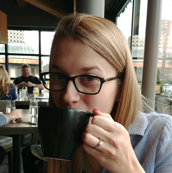 Meet your Posher, Annie - Picture 1 of 1